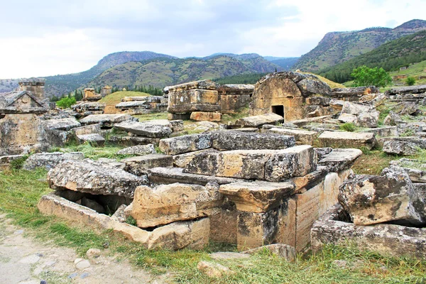 Βόρεια νεκρόπολη - σαρκοφάγος στο Pamukkale (αρχαία Hierapol — Φωτογραφία Αρχείου