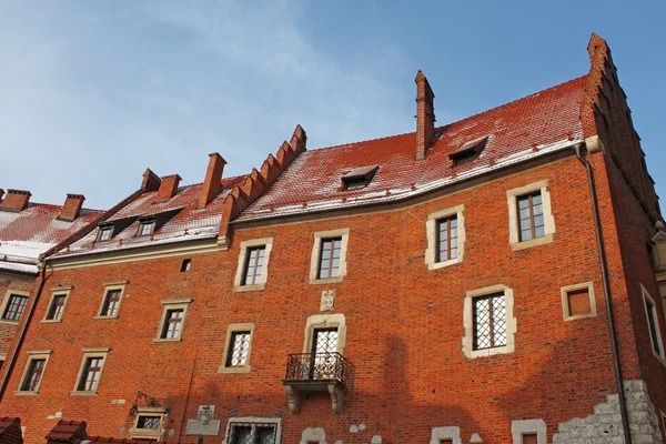 Antigo edifício de tijolos do castelo Wawel em Cracóvia — Fotografia de Stock