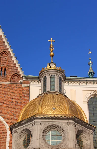 Catedral en la colina Wawel en Cracovia. Polonia — Foto de Stock