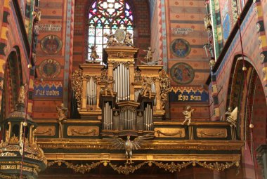 St mary's basilica, krakow, interrior - org