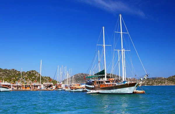 停泊的游艇，土耳其 kekova 岛附近 — 图库照片