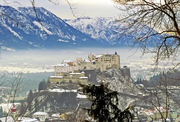 Cidade e castelo Hohensalzburg - Salzburgo, Áustria — Fotografia de Stock