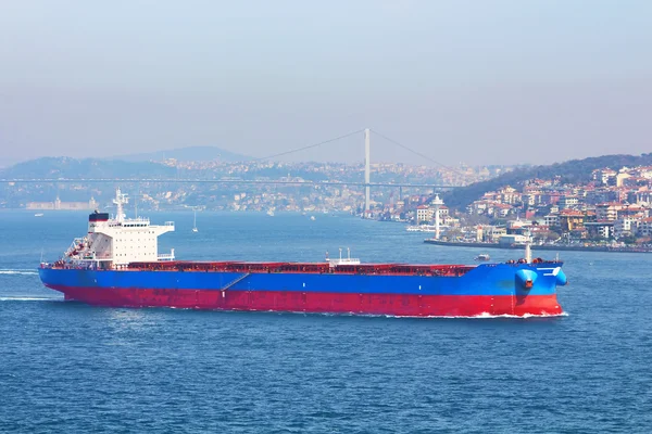 Greek Bulk carrier in Bosphorus, Istanbul, Turkey — Stock Photo, Image