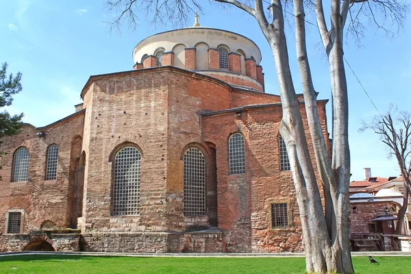 圣伊莲娜教堂放置在伊斯坦布尔托普卡匹宫的领土 — 图库照片