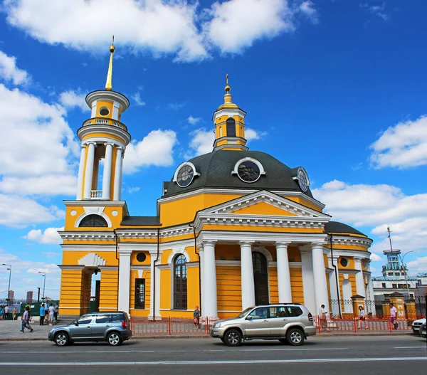 Kerk van de geboorte op poschtova plein. Kiev, Oekraïne — Stockfoto