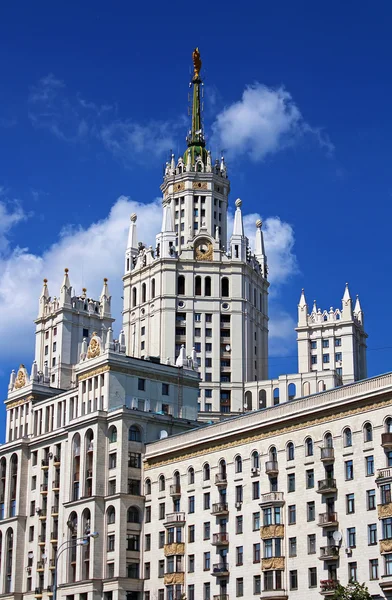 斯大林的帝国风格的建筑在莫斯科 — 图库照片