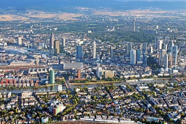 Вид Skyline Франкфурт-на-Майне, Германия с самолета — стоковое фото