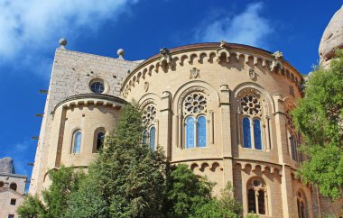 Montserrat monastery barcelona, İspanya yakınındaki dağlarda güzel benedictine abbey kadar yüksek olduğunu
