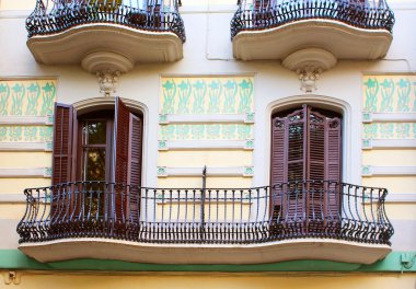 balkonları eski evinde Barcelona, İspanya