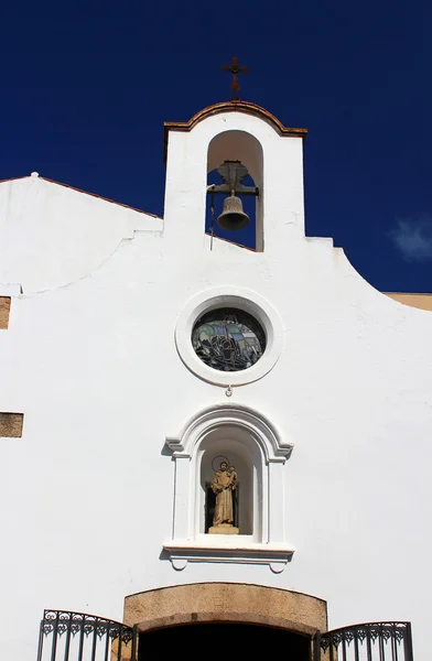 Fasaden på kapell av mare de deu del socors i tossa de mar, Spanien — Stockfoto