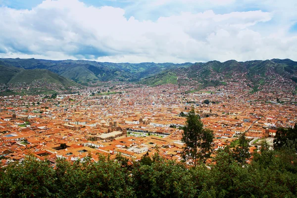 クスコ、ペルーの都市の風景です。山からの眺め — ストック写真