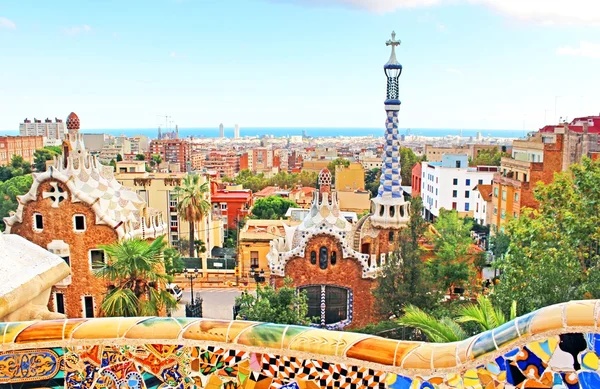 Mosaico di ceramica Park Guell a Barcellona, Spagna — Foto Stock