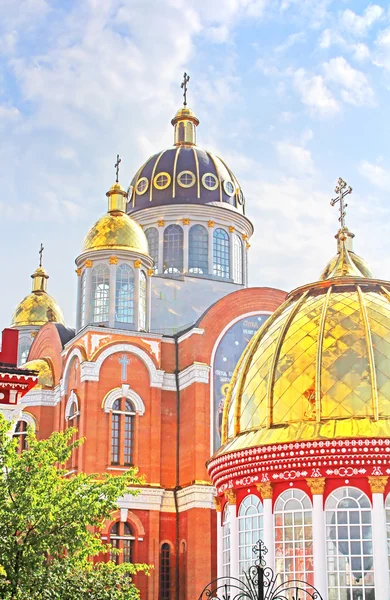Kirche im Bezirk Obolon, Kyiw, Ukraine — Stockfoto