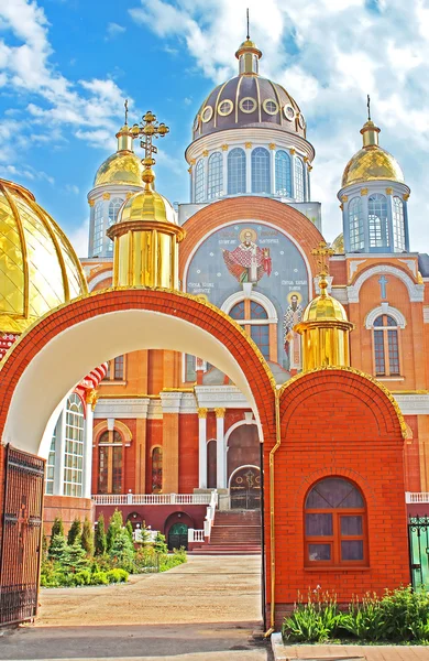 教会在 obolon 区，基辅，乌克兰 — 图库照片