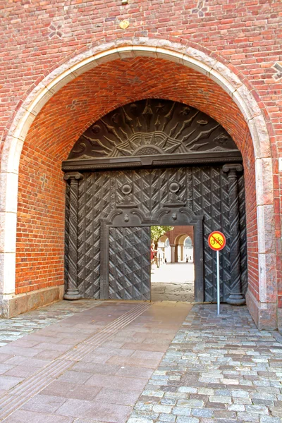 Puerta del edificio de un Ayuntamiento, Estocolmo, Suecia —  Fotos de Stock