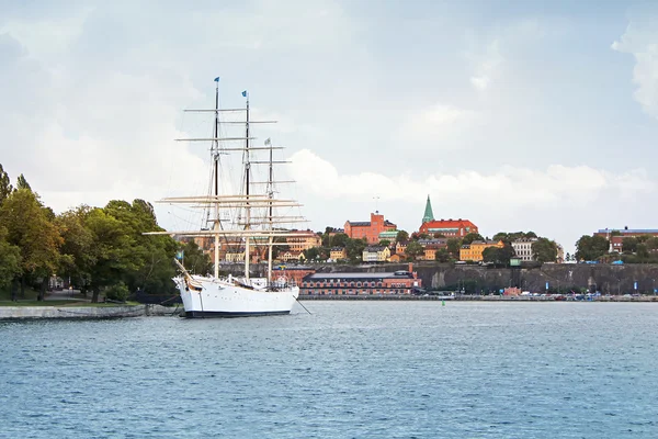 Парусное судно "Af Chapman" (построено в1888 году) наSkeppsholmen вСтокгольме, Швеция — стоковое фото