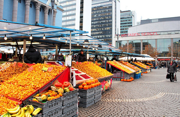 Hay Market (Hotorget) on Hotorget square. During the daytime it is the site of a fruit and vegetable market, except on Sundays, when flea markets are arranged.