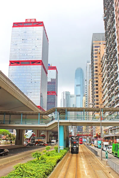 Trafik på gatan i hong kong — Stockfoto