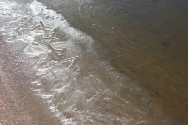 Donmuş nehir. Kapatın. Ayrıntılı