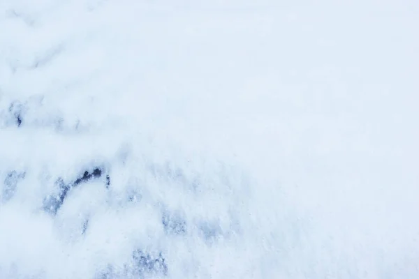Blick Von Oben Auf Einen Zugefrorenen Fluss Mit Schnee Bedeckt — Stockfoto