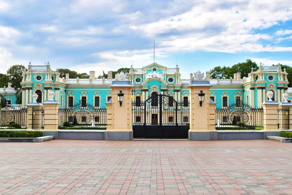 Hermosa Vista Del Palacio Mariinskyi Mariinskyi Park Kiev Ucrania — Foto de Stock