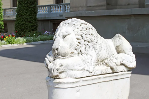 Rzeźba Marmuru Lwa Nemyrivie Nemirow Pobliżu Pałacu Scherbatova Obwód Winnicki — Zdjęcie stockowe
