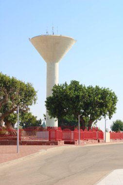 Ralli Müzesi 'nin klasik sanat, Caesarea, İsrail yakınlarındaki kulede Ralli Müzeleri yaşayan sanatçılar tarafından yapılan çağdaş Latin-Amerikan sanatları dünyasının en önemli koleksiyonuna sahipler.