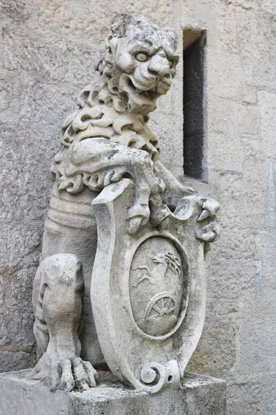 Der Steinerne Wächter Des Eingangs Der Burg Smolenice Wurde Jahrhundert — Stockfoto