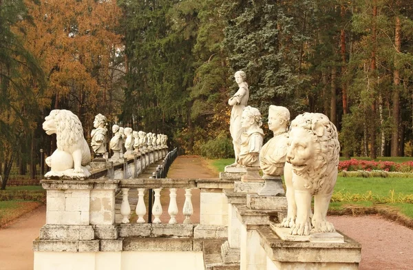 Grupo escultural do estilo clássico — Fotografia de Stock