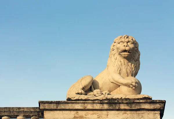 Socha lva v klasickém stylu — Stock fotografie