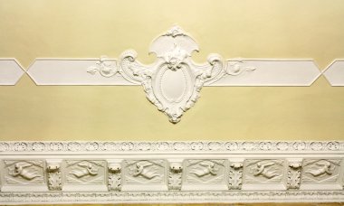 Tarihi bina tavanda sıva