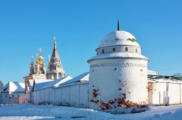 Стародавня кам'яна стіна і стінова вежа — стокове фото