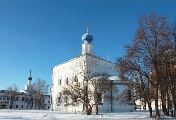 Iglesia con cúpula azul — Foto de Stock