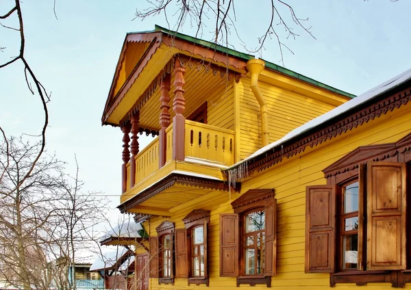 Oude houten huis — Stockfoto