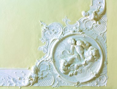 Tarihi bina tavanda sıva