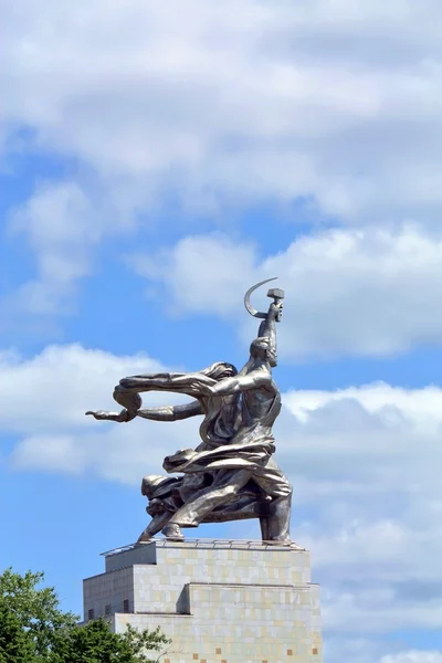 Sculpture Worker and Farmer — Stock Photo, Image