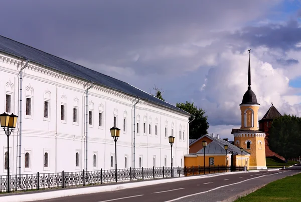 Gamla konstruktioner av kolomna Kreml — Stockfoto