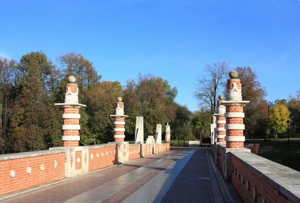 Gran puente sobre el barranco — Foto de Stock