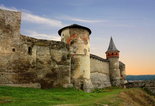 Festungsmauer und Festungsturm der antiken Bastion — Stockfoto