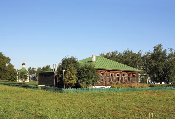 Lantligt hus — Stockfoto