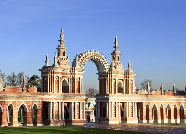Arch of the gallery-fence in Tsaritsyno — Stock Photo, Image