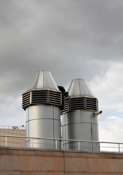 Tubos de ventilación en el techo — Foto de Stock