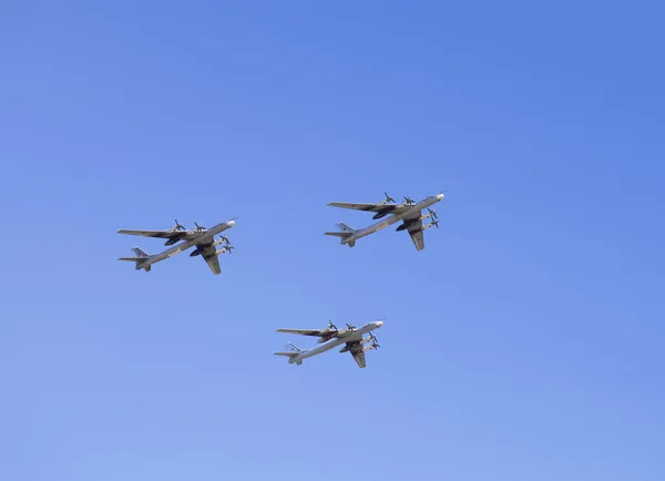 Russian strategic bombers Tu 95 in flight — Stock Photo, Image