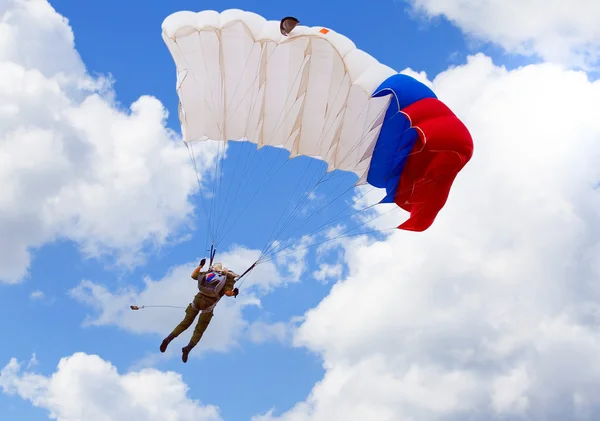 Descent by parachute — Stock Photo, Image
