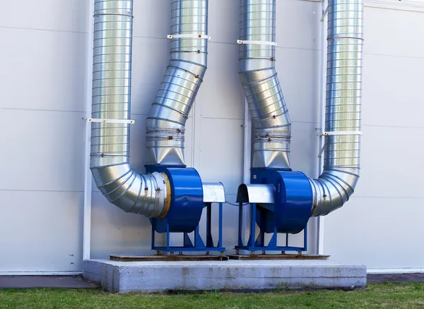 Tubos de ventilação no telhado Imagem De Stock