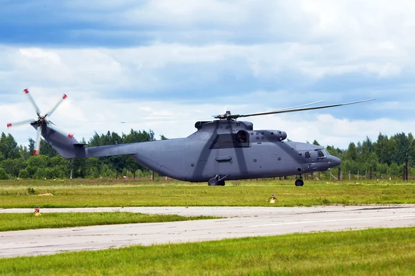 Helicóptero de transporte militar — Foto de Stock