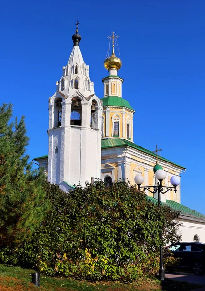 Antigua Iglesia Ortodoxa Con Campanario Otoño — Foto de Stock