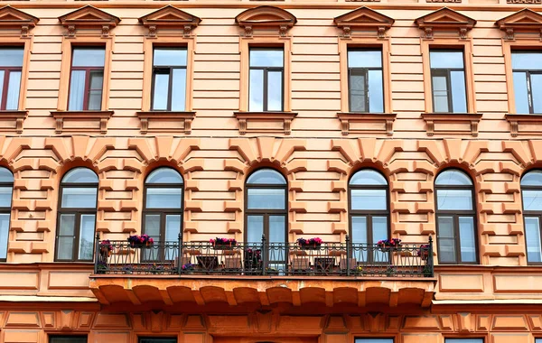 Facade Empire Style Building Balcony — Stockfoto