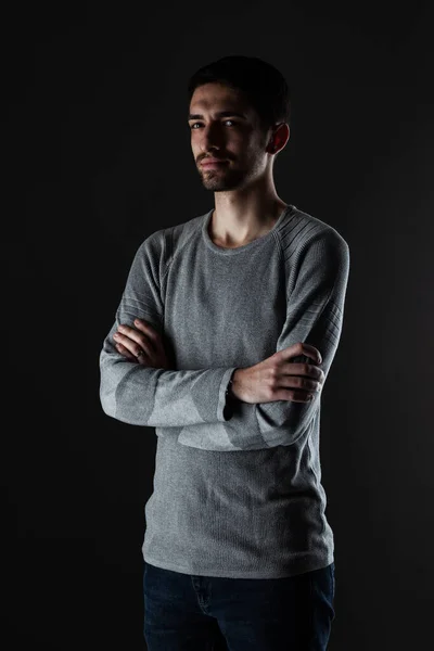 Retrato Joven Guapo Con Barba Usando Blusa —  Fotos de Stock