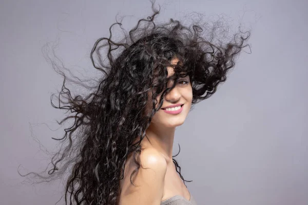 Beautiful Brunette Girl Long Wet Hair Studio Portrait Happy Face — Stock Photo, Image